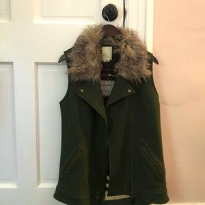 Fur collar vest. M. Elevenses. Crochet back.